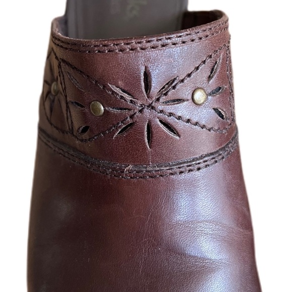 CLARKS BENDABLES BROWN LEATHER FLORAL TRIM MULES.  Size 6.5 excellent condition. - Picture 7 of 7